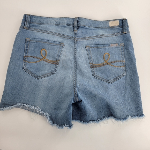 Seven7 Shorts Size 10 The Weekend Mid Rise Frayed Hem - Picture 3 of 4